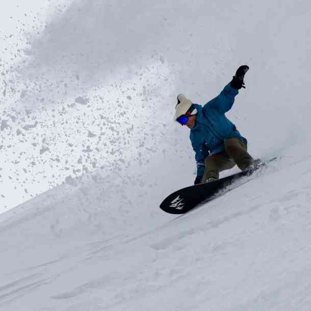 Męska deska snowboardowa Jones Storm Chaser