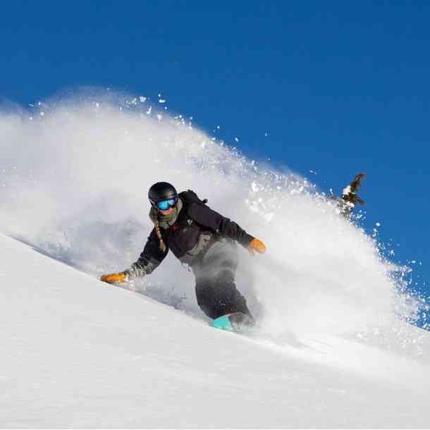 Jones Mountain Surf Surf Parka snowboard jacket (black)