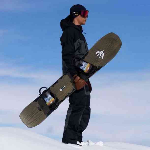 Men&#039;s Jones Ultra Flagship snowboard