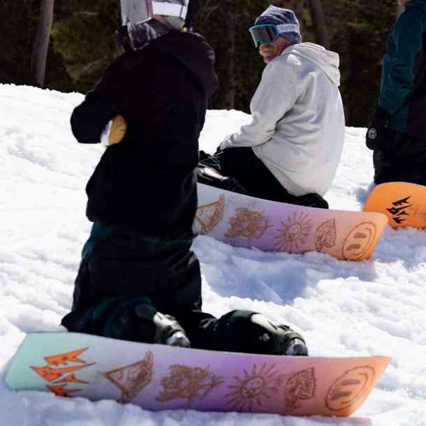 Jones Tweaker snowboard 2025
