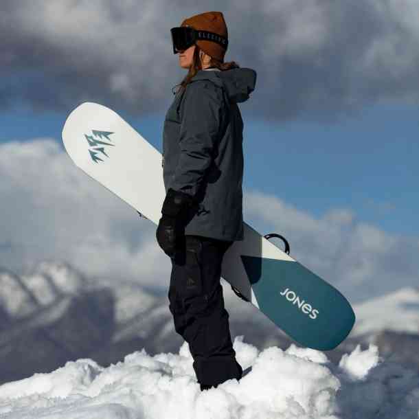 Women&#039;s Jones Dream Weaver snowboard 2024