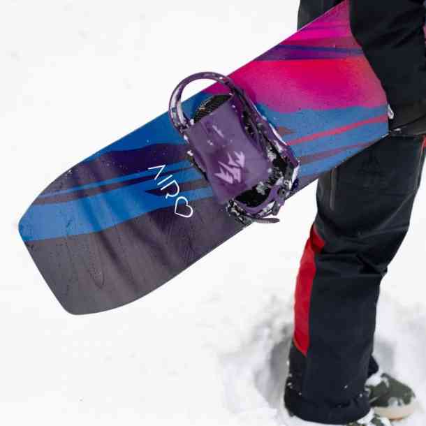 Women&#039;s Jones Aviator 2.0 snowboard