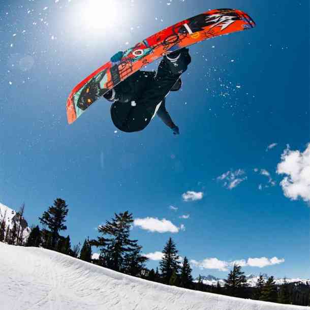 Men's Jones Rally Cat snowboard 2026