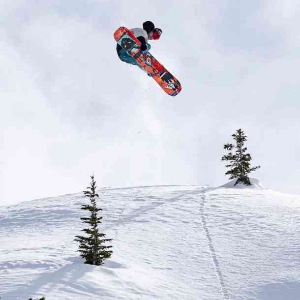 Men's Jones Rally Cat snowboard 2026